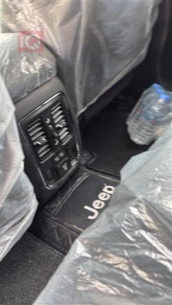 جیپ گراند شیرۆکی